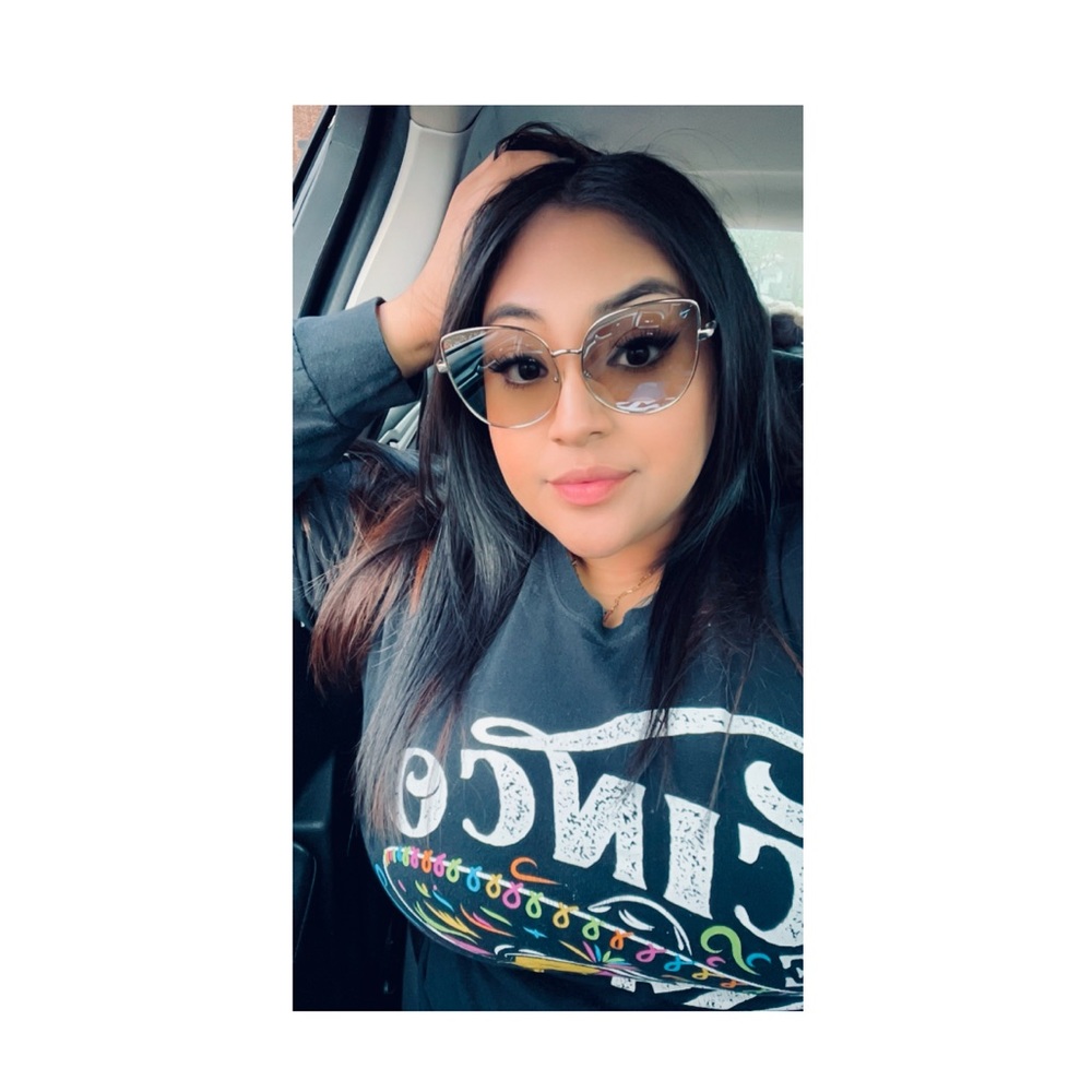 Meet your Posher, Alejandra